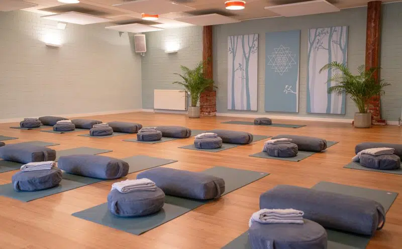 Yoga en meditatie ruimte bij Land of Now